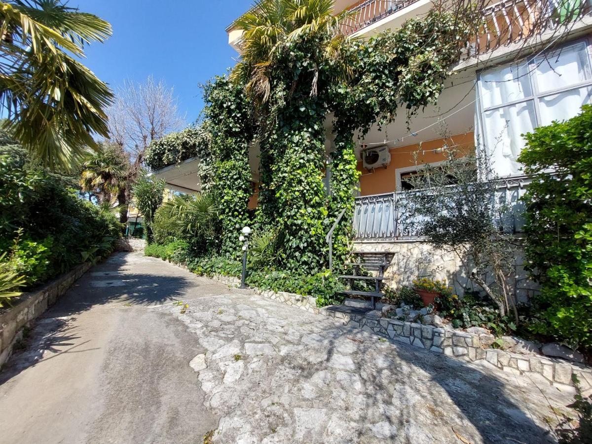 Apartments Faran Crikvenica Exterior foto